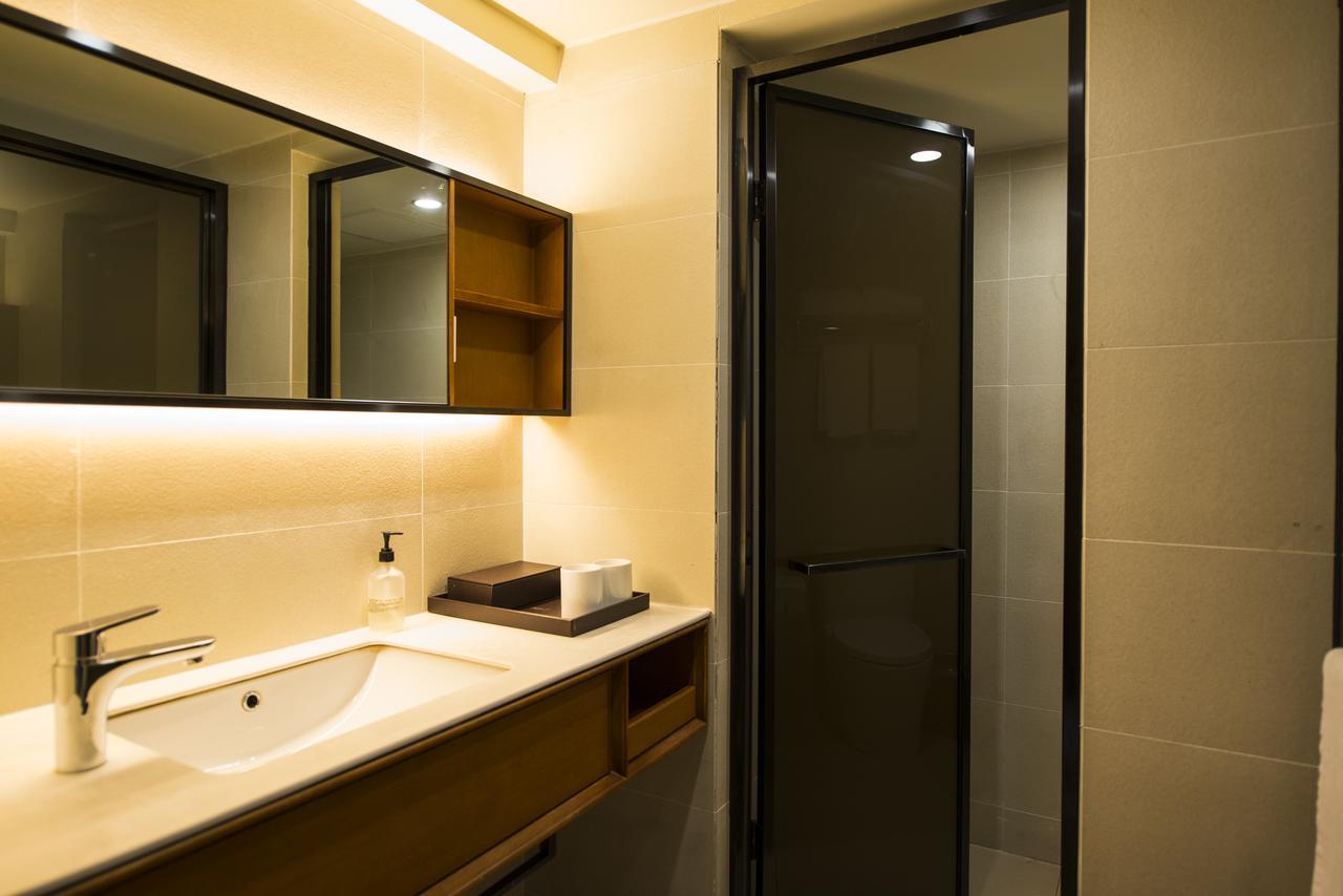 Ji Hotel Shanghai Hongqiao Transport Hub Linkong Zone Exterior foto