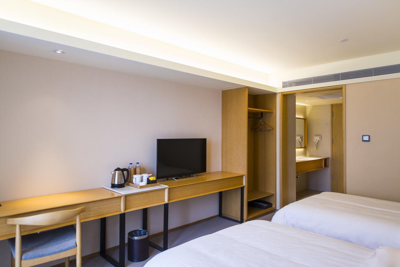 Ji Hotel Shanghai Hongqiao Transport Hub Linkong Zone Exterior foto